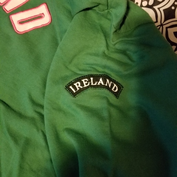 Ireland Soccer Zip-Up Sweatshirt - Picture 2 of 3